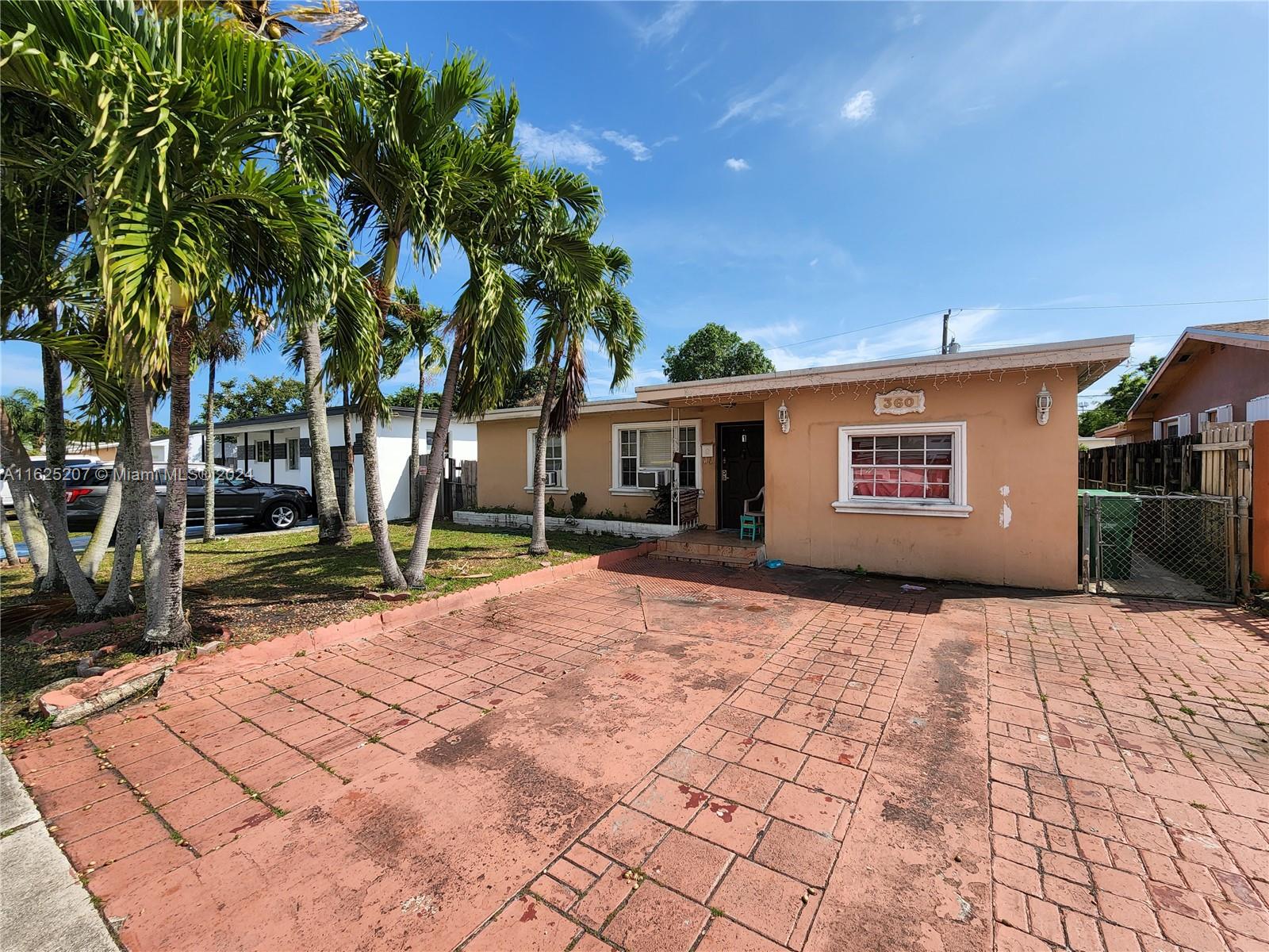 BEAUTIFUL Unit in a Duplex property in the heart of Miami. The unit was recently fixed it up. The unit features a full equipped kitchen with space for a dining table. The bedroom is very spacious comfortable fits a queen bed size. Full bathroom and walking closed. Perfect for a single person or a couple starting a family. Gated property, free parking, huge patio for entertainment, electrical included in the rent. You must see it!