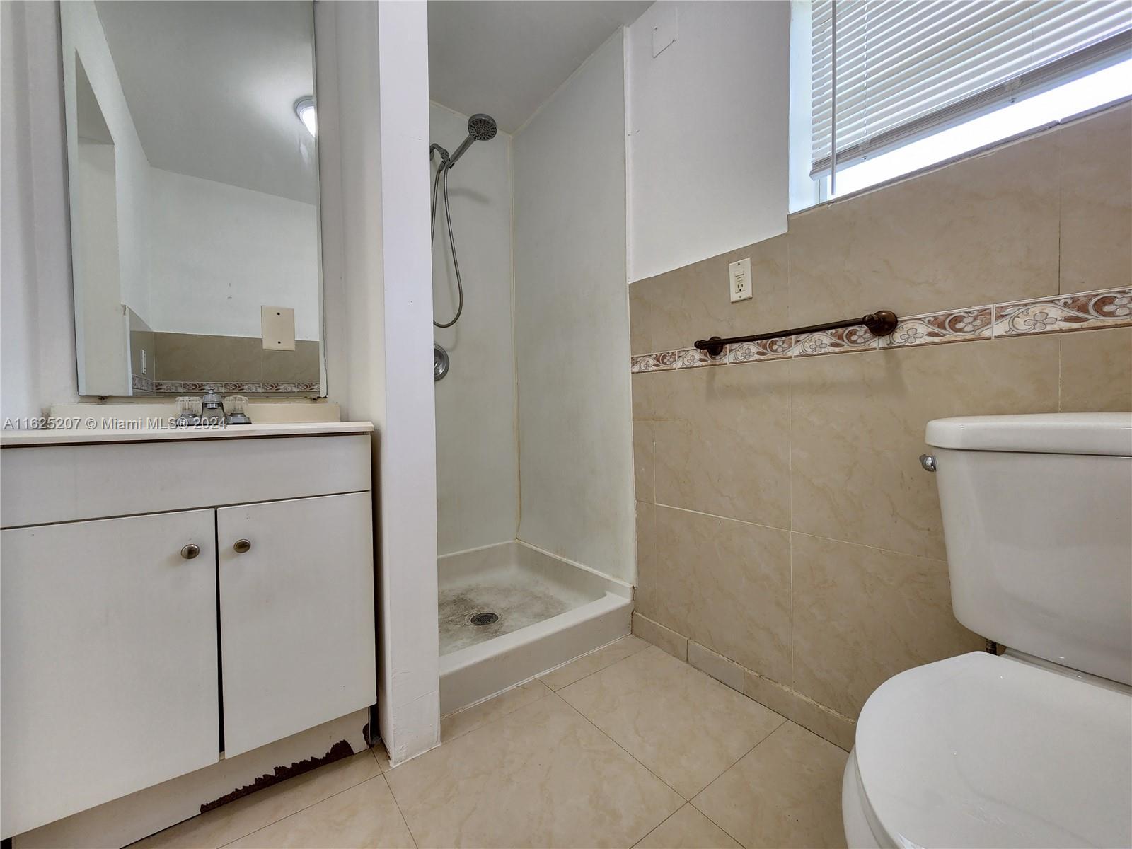 ALMENDARES - Residential Lease