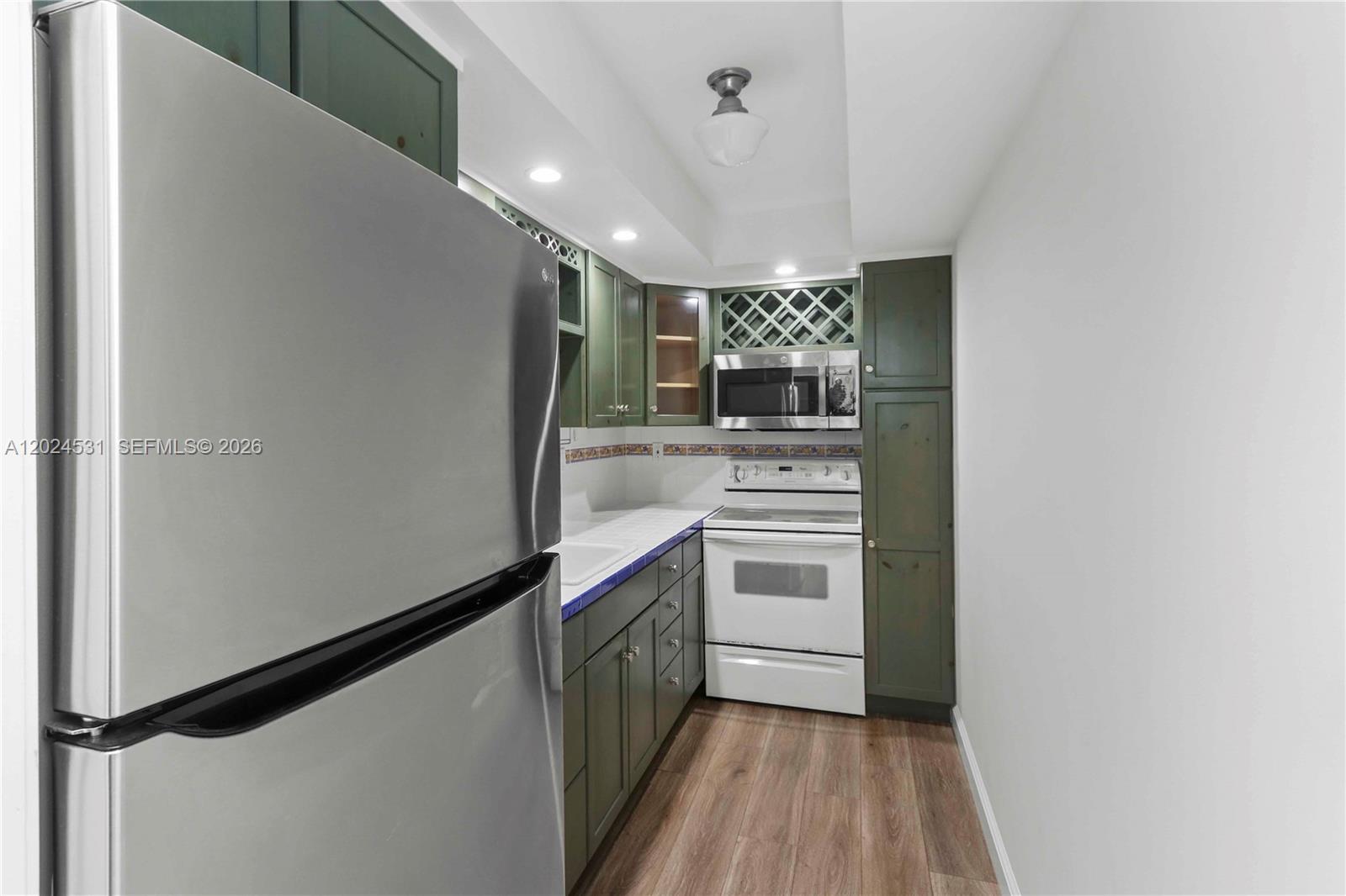 EASTERN PARKVIEW CONDO - Residential