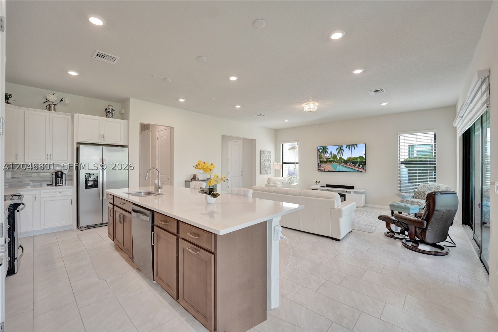 BOCA FLORES CONDO - Residential