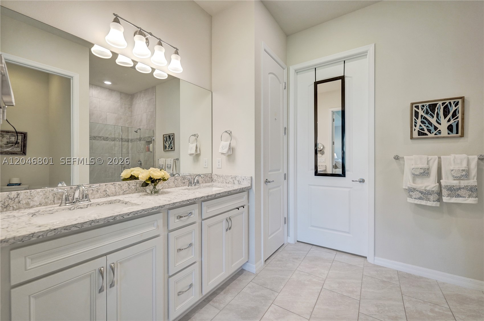 BOCA FLORES CONDO - Residential