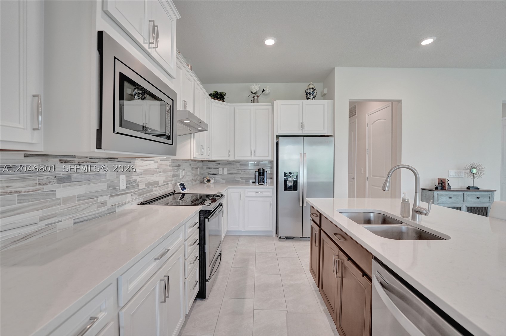 BOCA FLORES CONDO - Residential