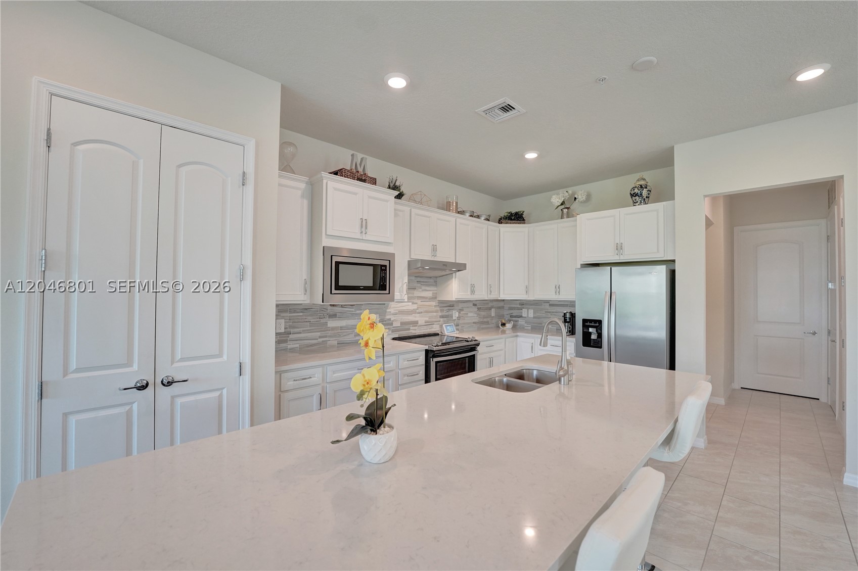 BOCA FLORES CONDO - Residential