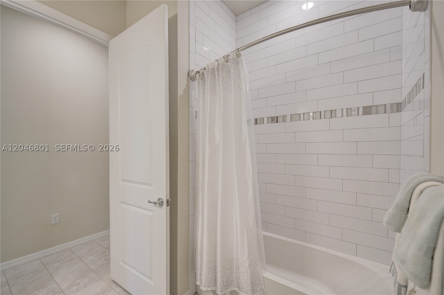 BOCA FLORES CONDO - Residential