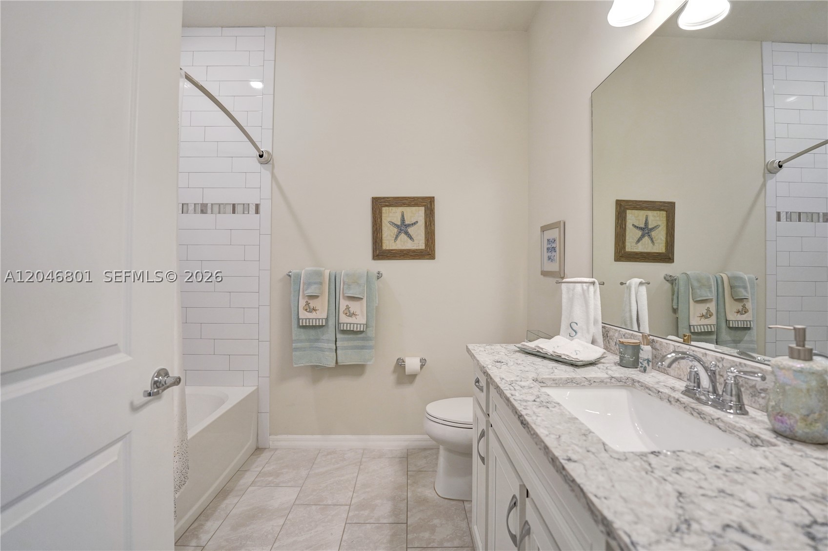 BOCA FLORES CONDO - Residential