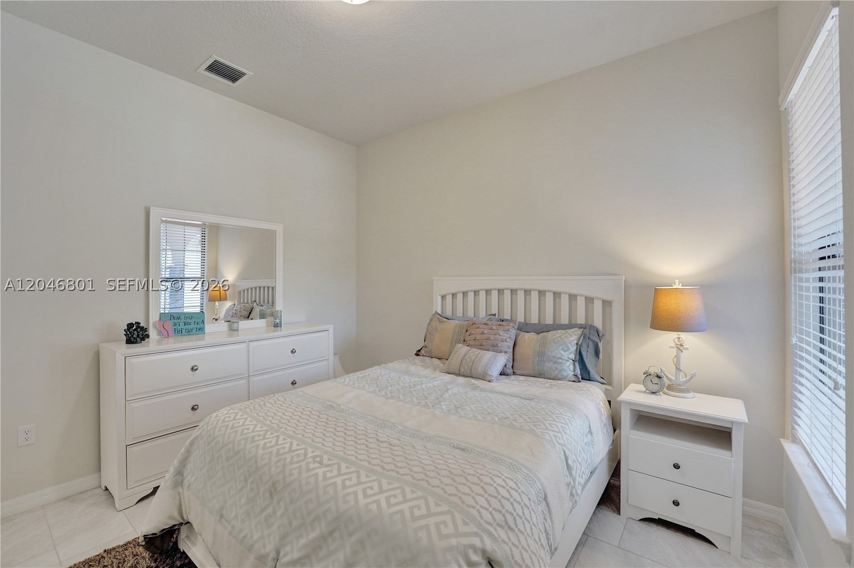 BOCA FLORES CONDO - Residential