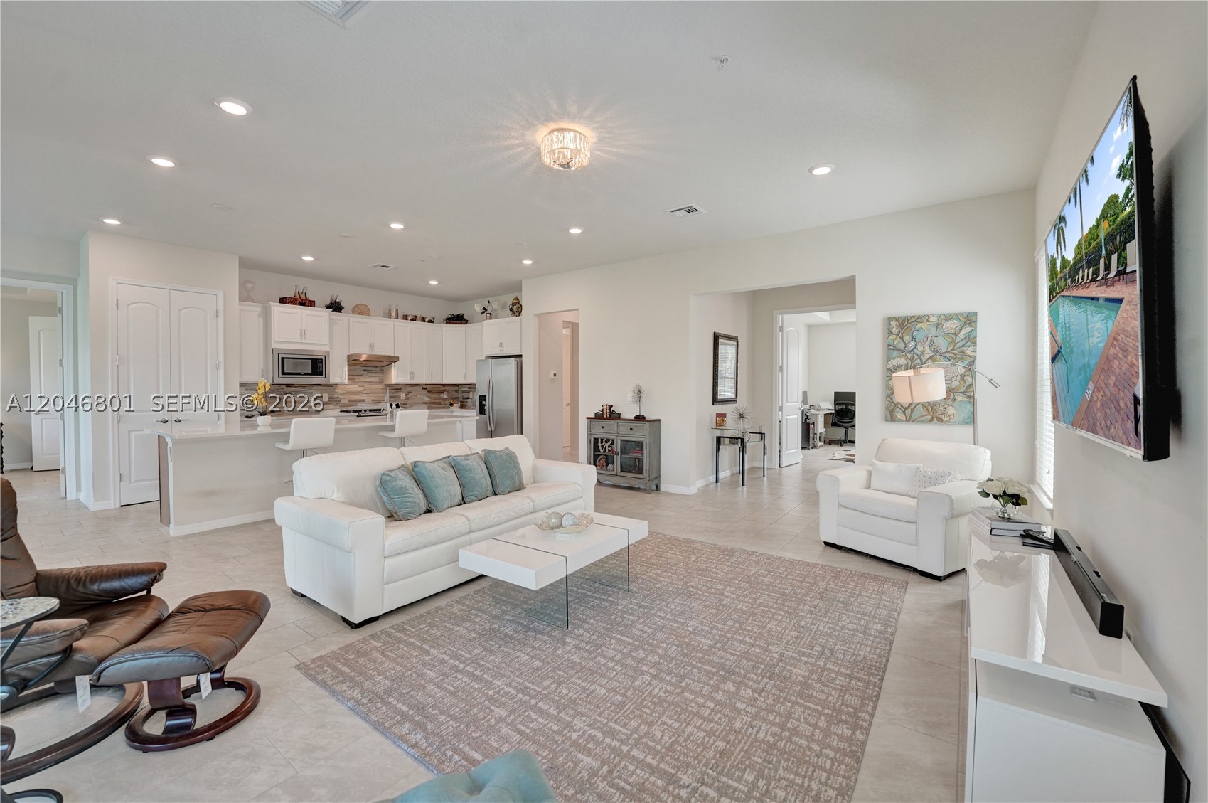 BOCA FLORES CONDO - Residential