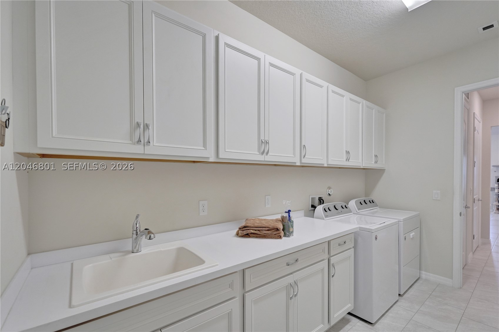 BOCA FLORES CONDO - Residential