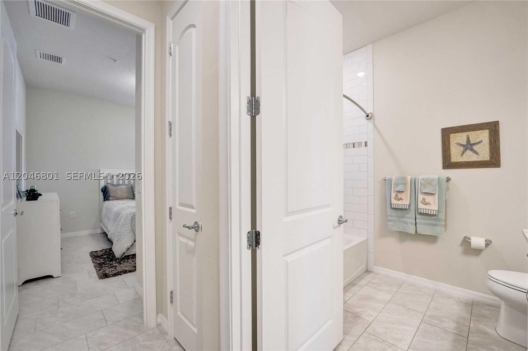 BOCA FLORES CONDO - Residential