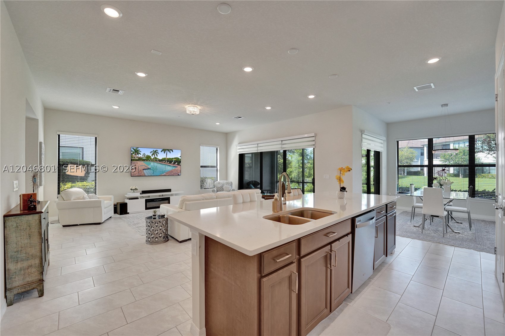 BOCA FLORES CONDO - Residential