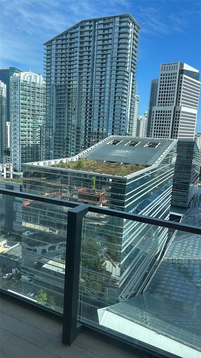 Rise Brickell City Center, amazing views, 2 Bedrooms and 2.5 Bathrooms. Available for immediate occupancy.