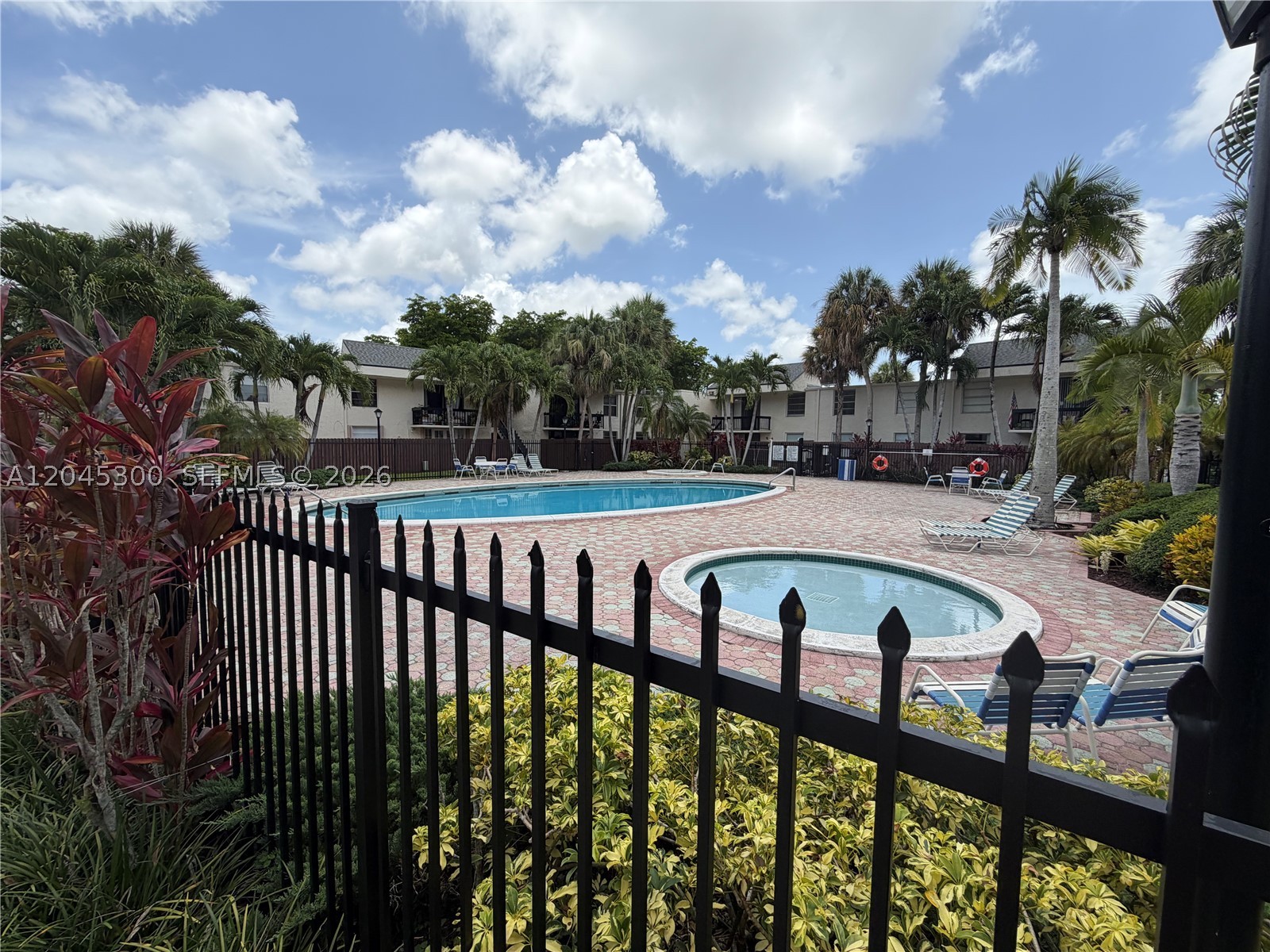 CAPTIVA LAKES VILLAS COND - Residential