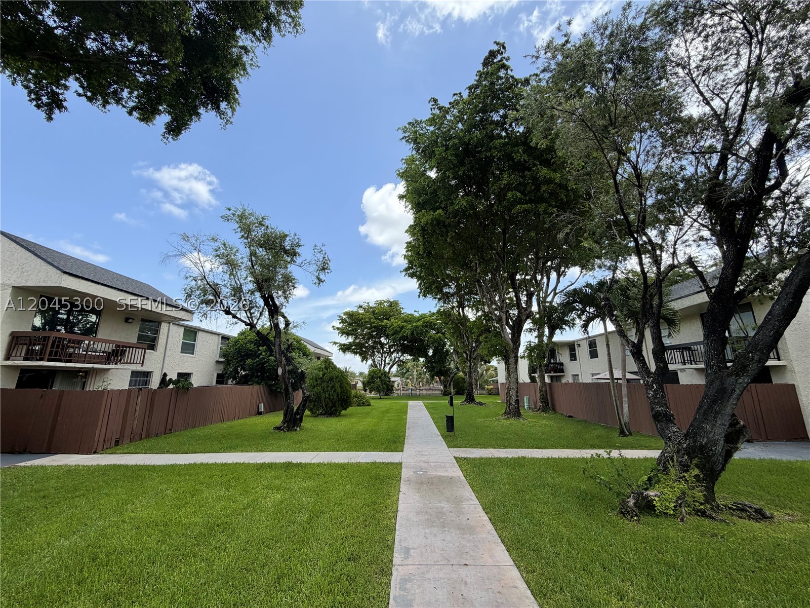 CAPTIVA LAKES VILLAS COND - Residential