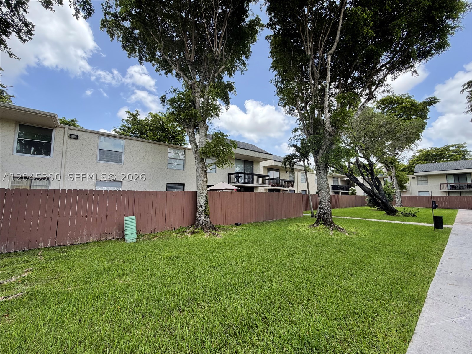 CAPTIVA LAKES VILLAS COND - Residential
