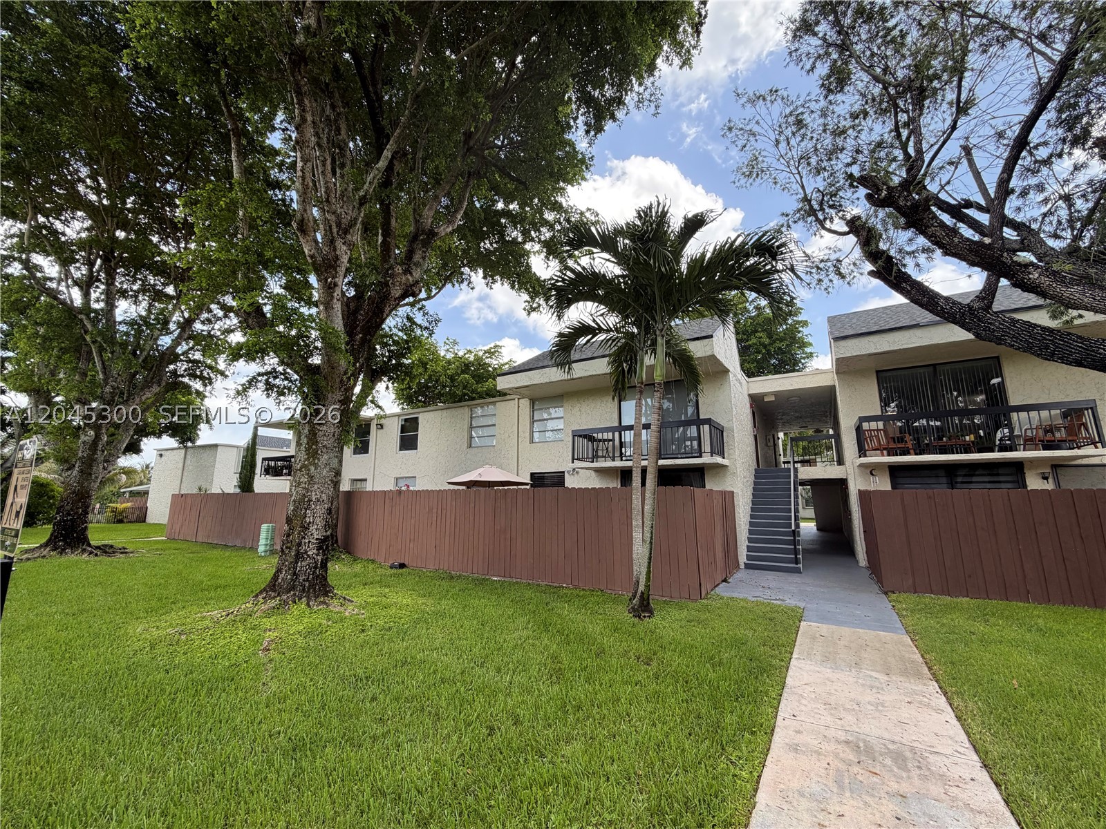 CAPTIVA LAKES VILLAS COND - Residential