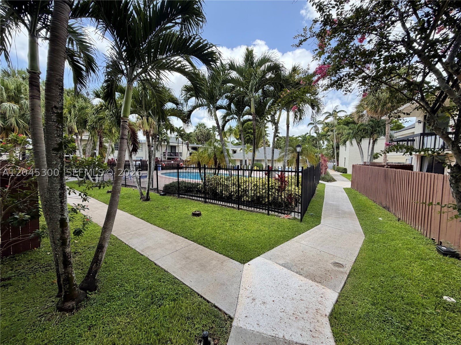 CAPTIVA LAKES VILLAS COND - Residential