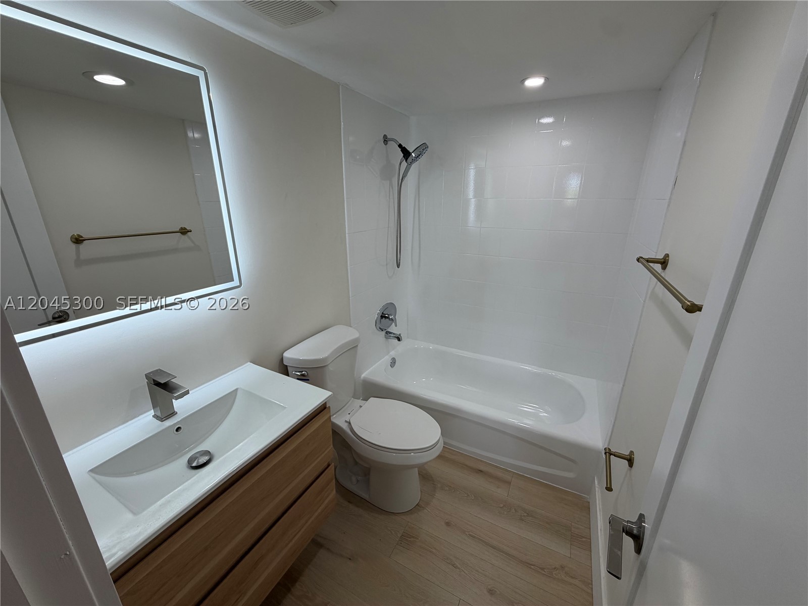 CAPTIVA LAKES VILLAS COND - Residential