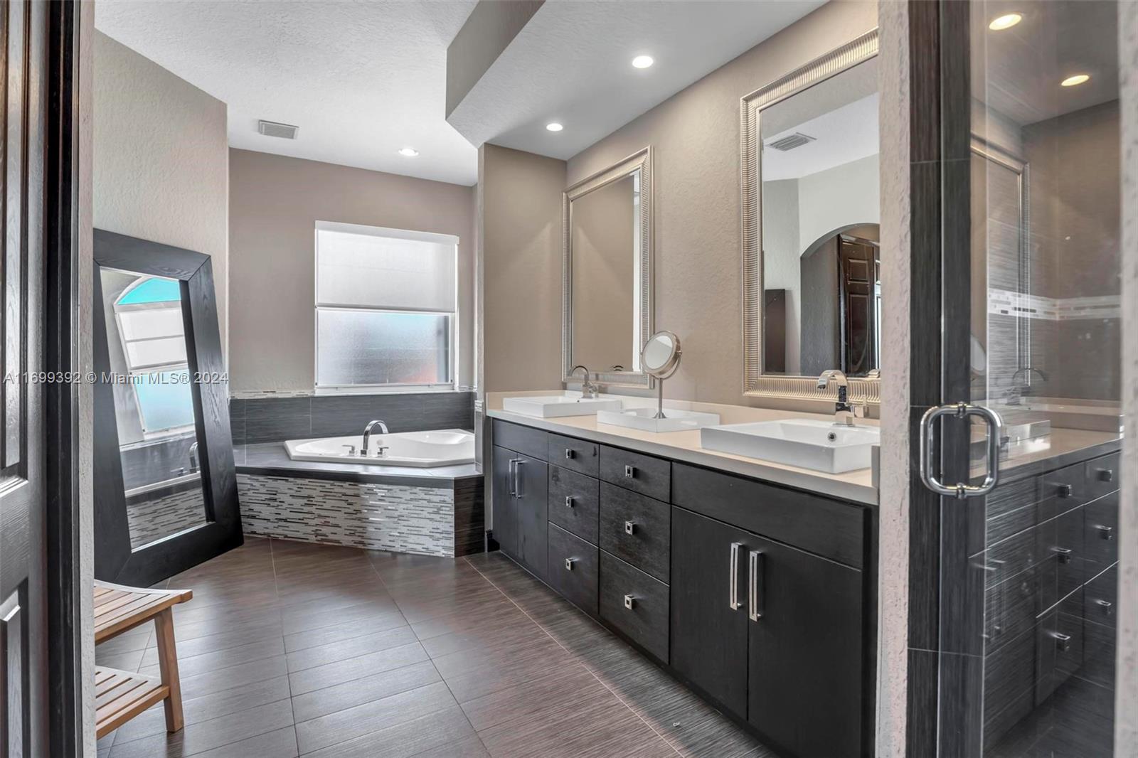 4TH ADDN TO ROYAL OAKS - Residential
