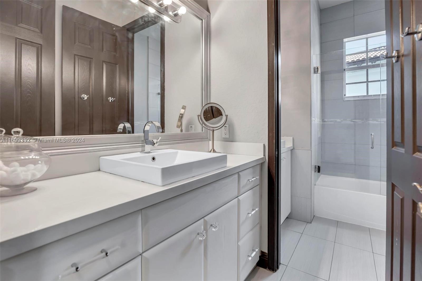 4TH ADDN TO ROYAL OAKS - Residential