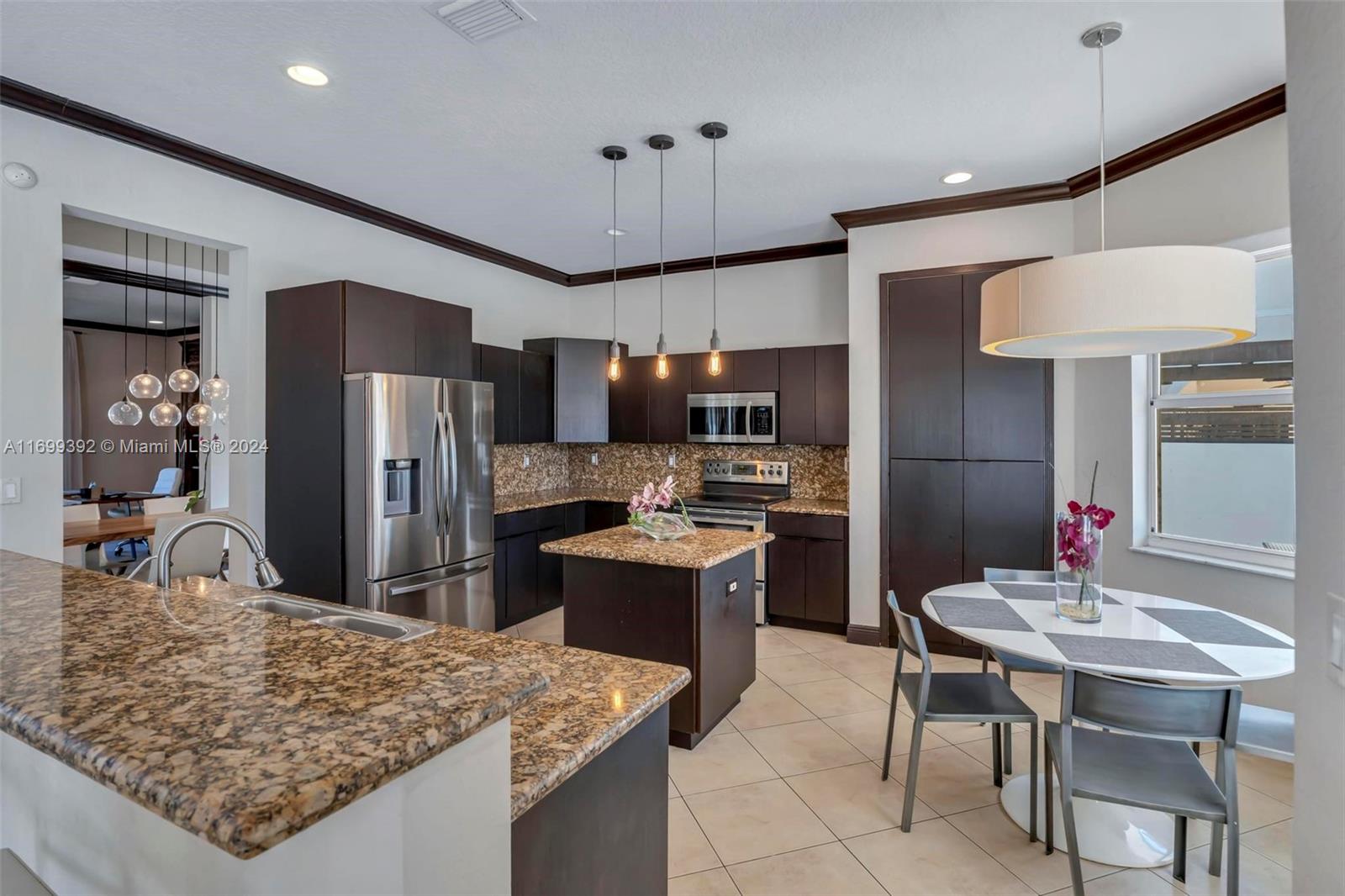 4TH ADDN TO ROYAL OAKS - Residential