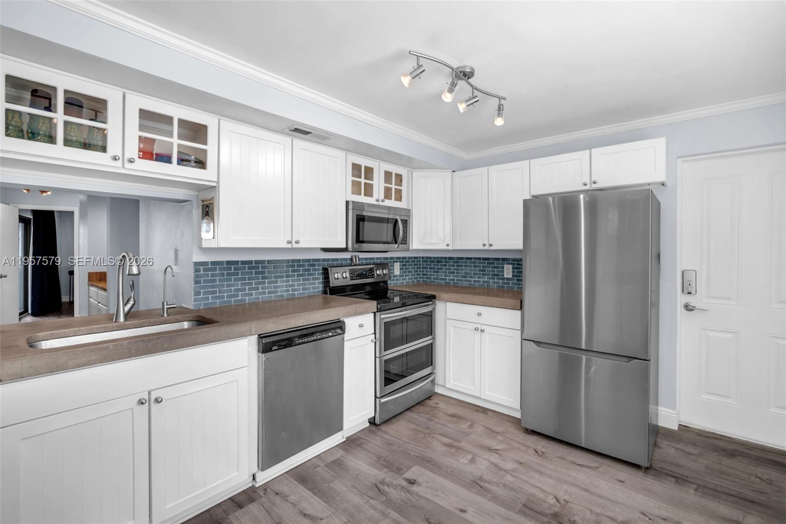 TRADEWINDS BY THE SEA CON - Residential