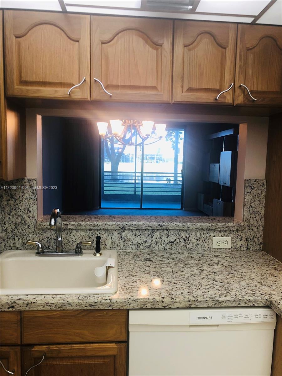 COLONY POINT 4 CONDO - Residential