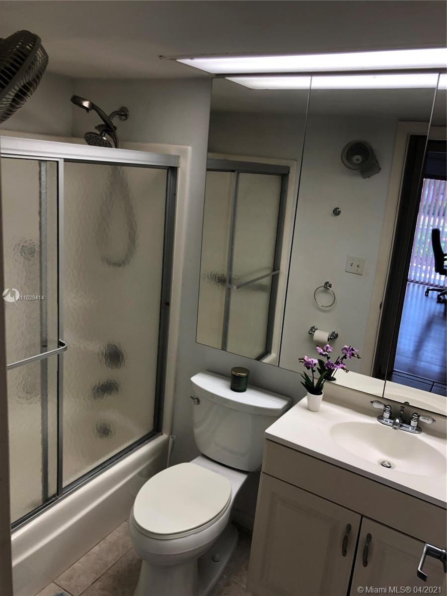 LITTLE CLUB CONDO THE - Residential