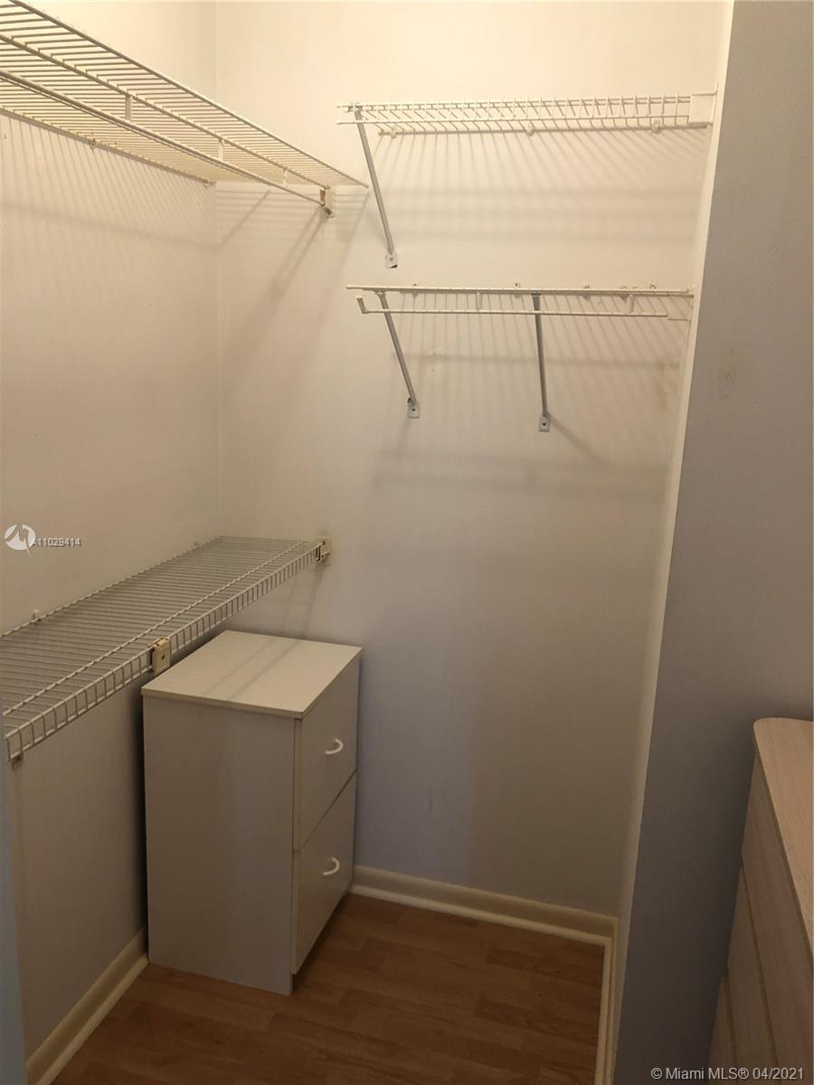 LITTLE CLUB CONDO THE - Residential