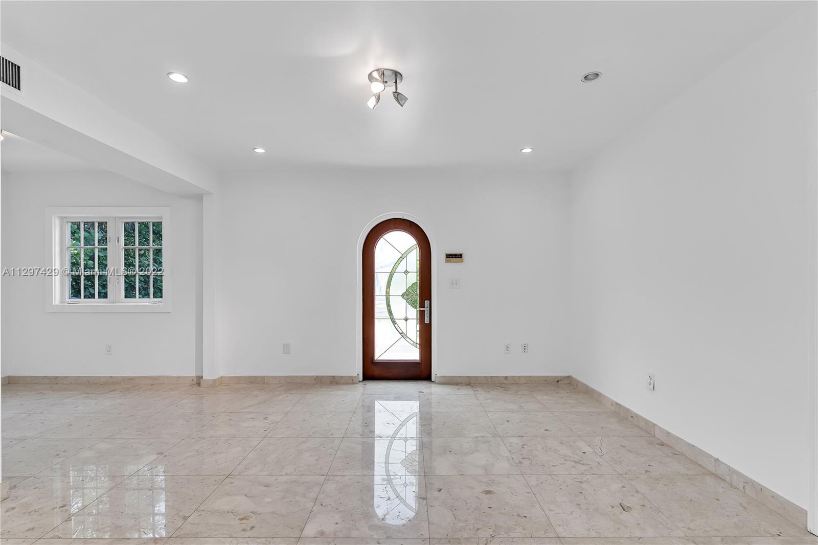 CORAL GABLES RIVIERA SEC - Residential