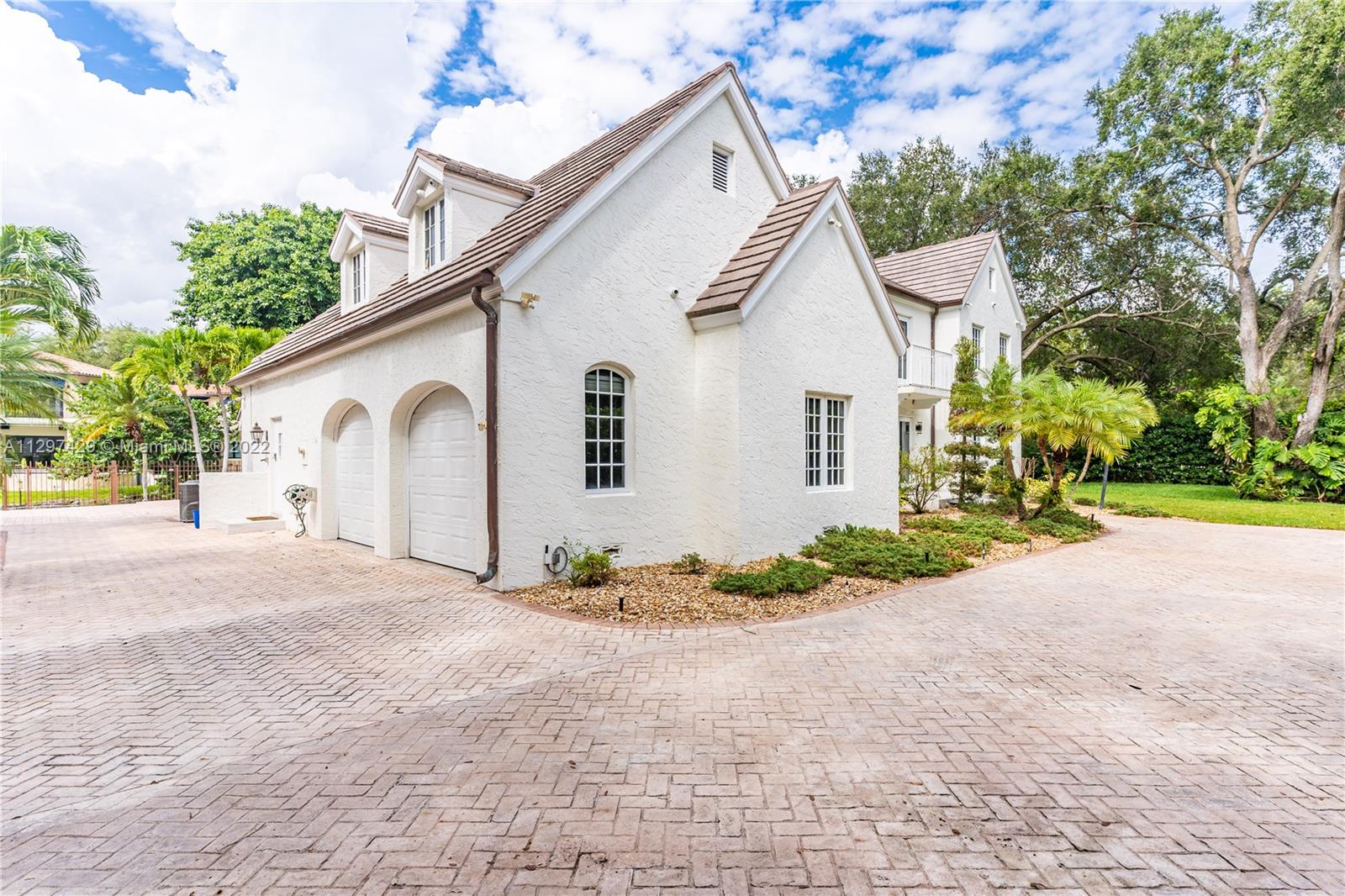 CORAL GABLES RIVIERA SEC - Residential