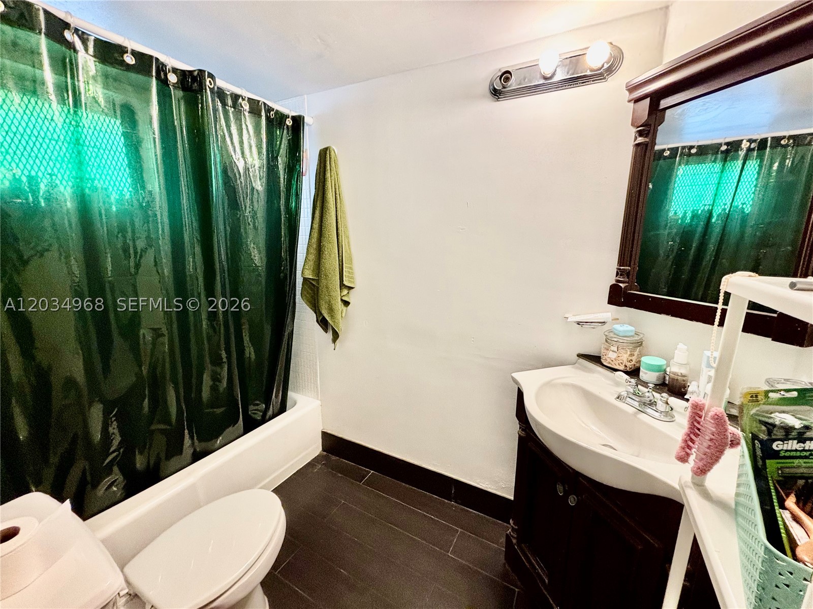 FOURTH FORUM CONDOMINIUM - Residential