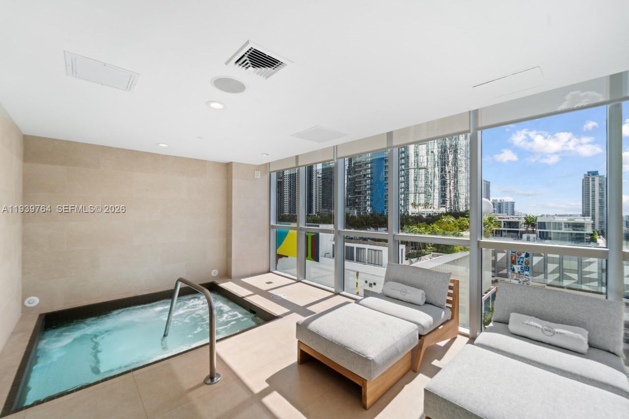 900 BISCAYNE BAY CONDO - Residential