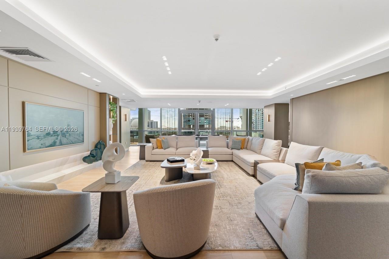 900 BISCAYNE BAY CONDO - Residential