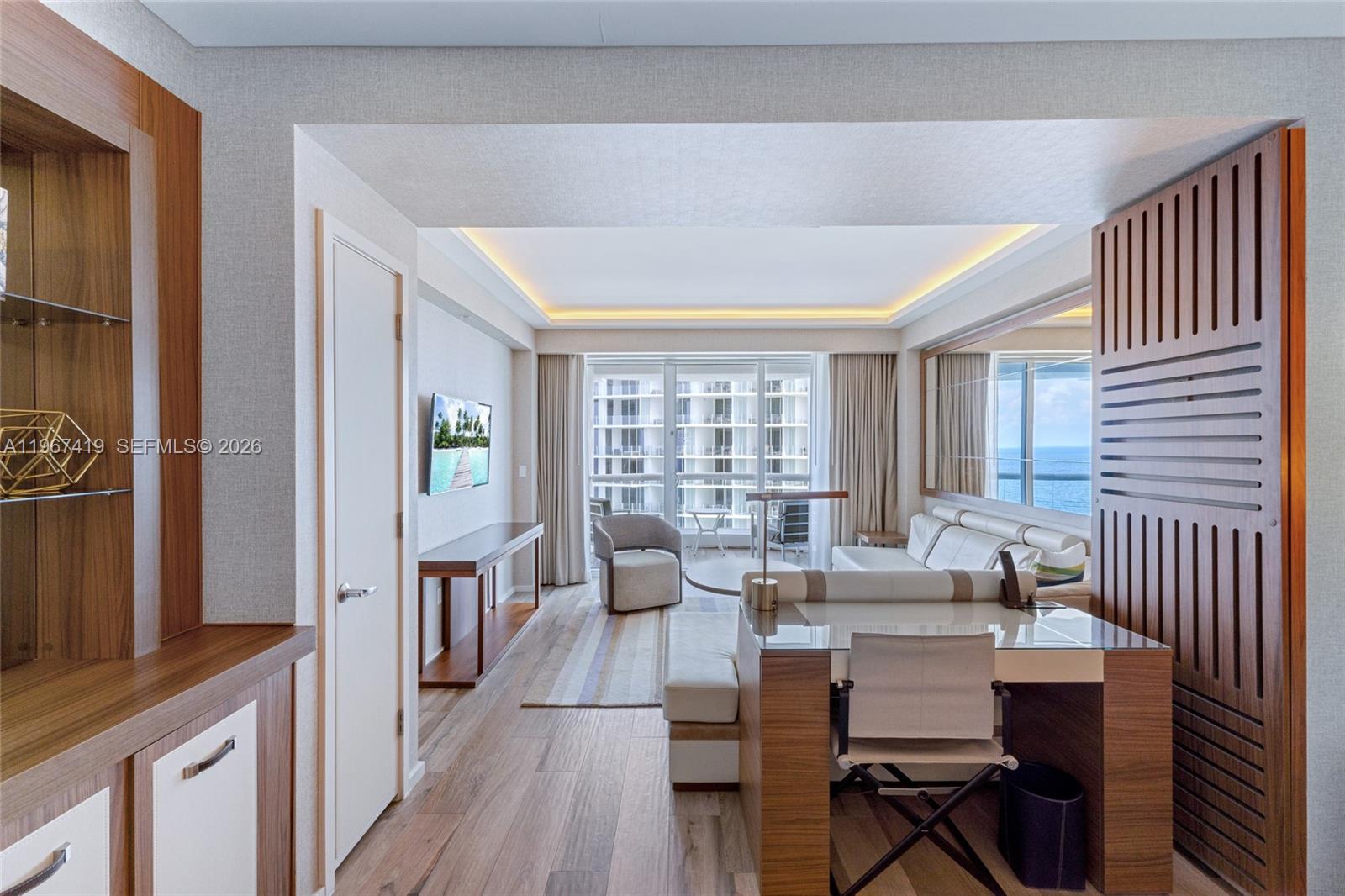 551 FLB CONDOMINIUM HOTEL - Residential