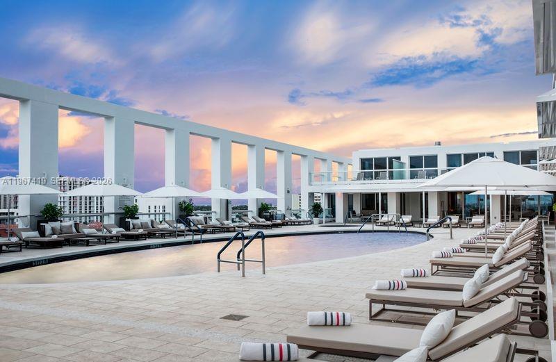551 FLB CONDOMINIUM HOTEL - Residential