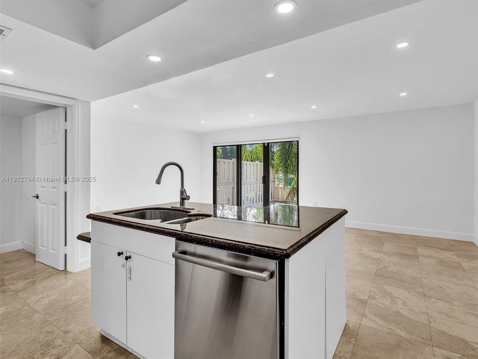EASTERN SHORES - Residential