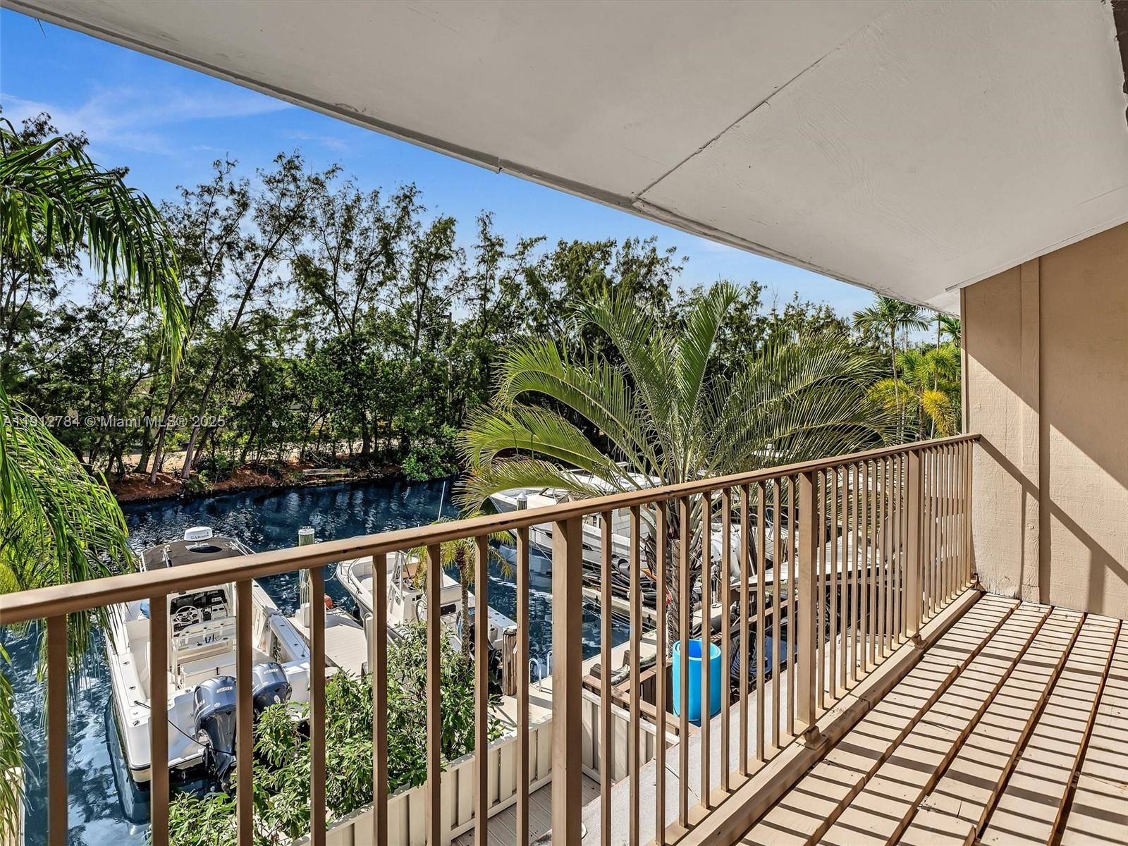 EASTERN SHORES - Residential