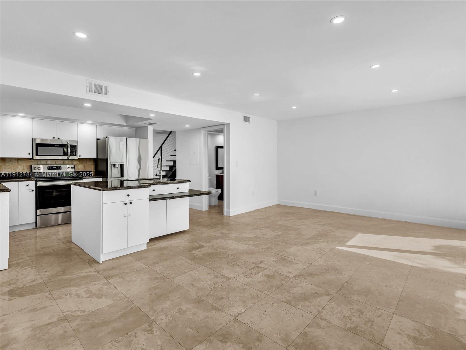 EASTERN SHORES - Residential