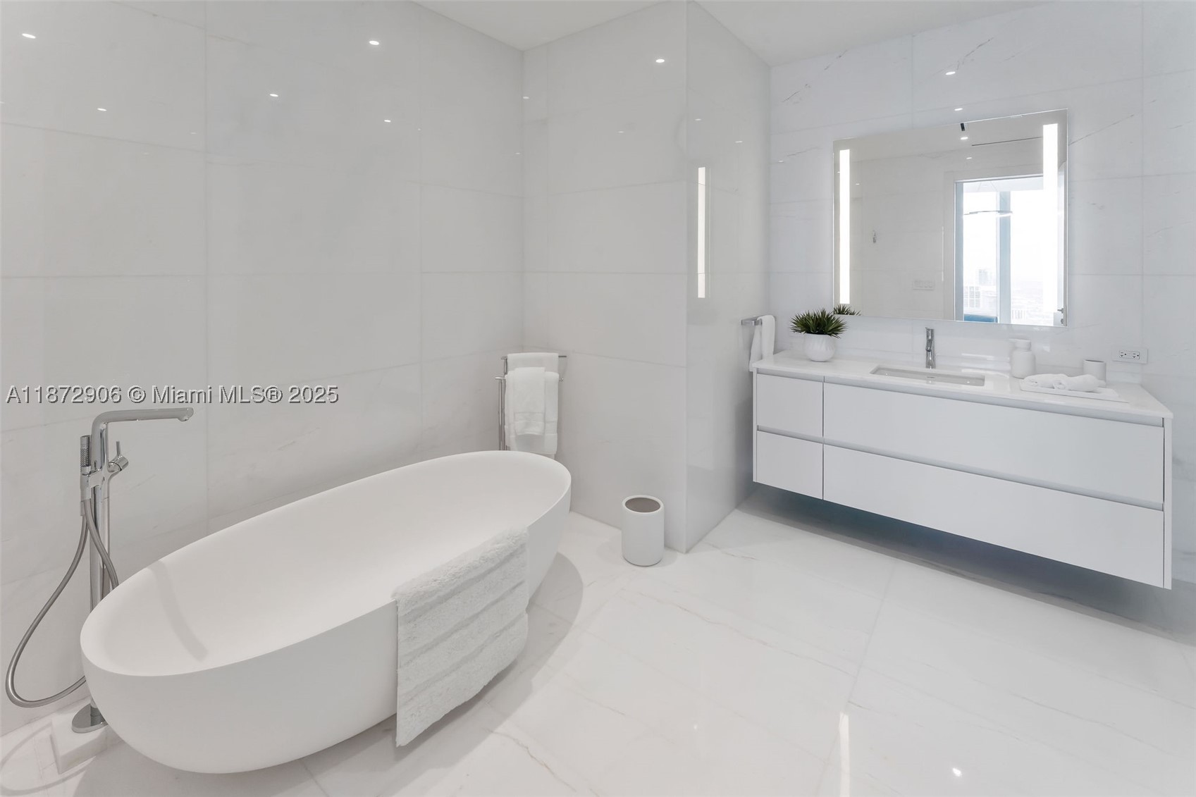 Aston Martin Residences - Residential