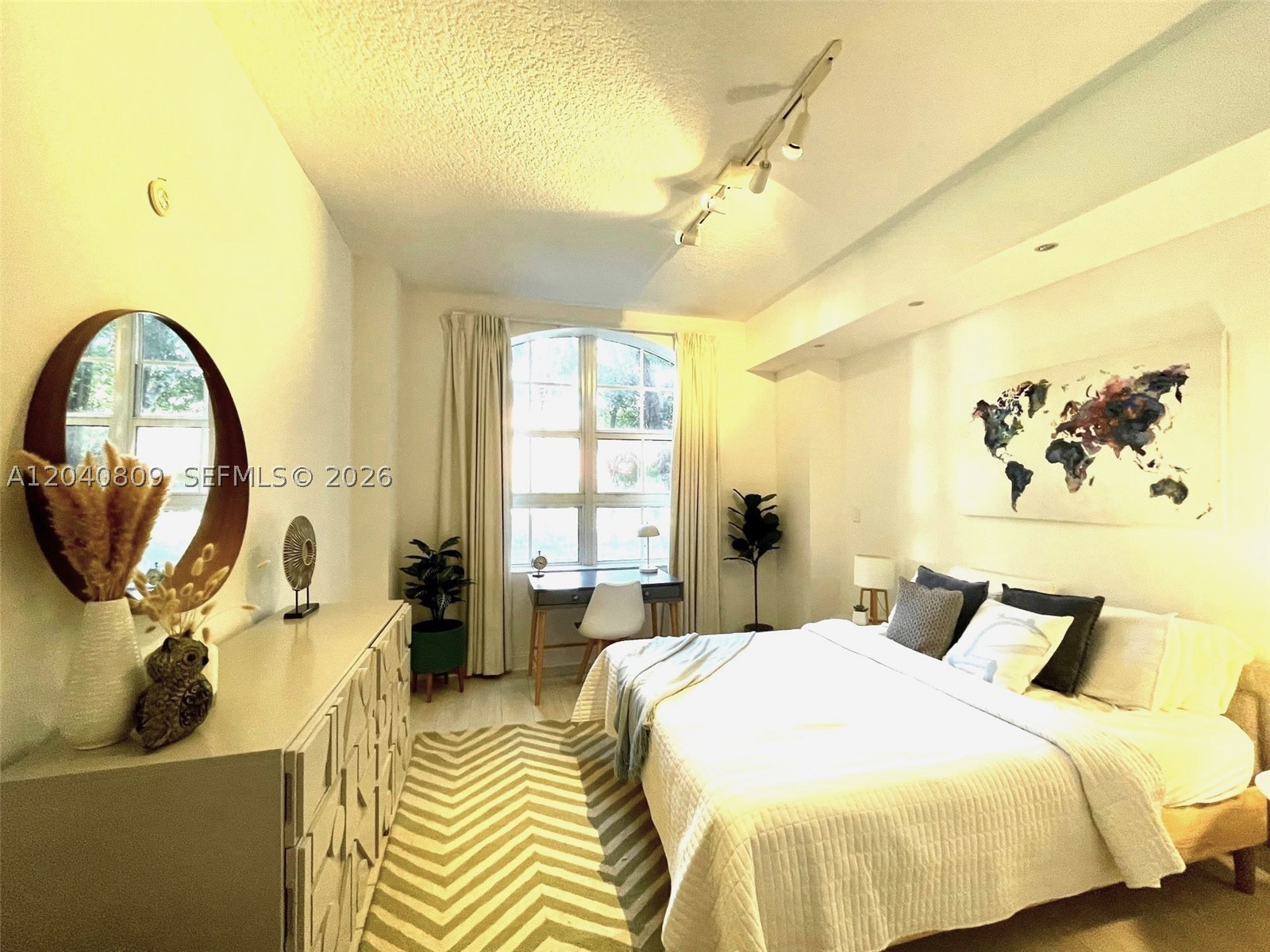 ALAQUA CONDO - Residential
