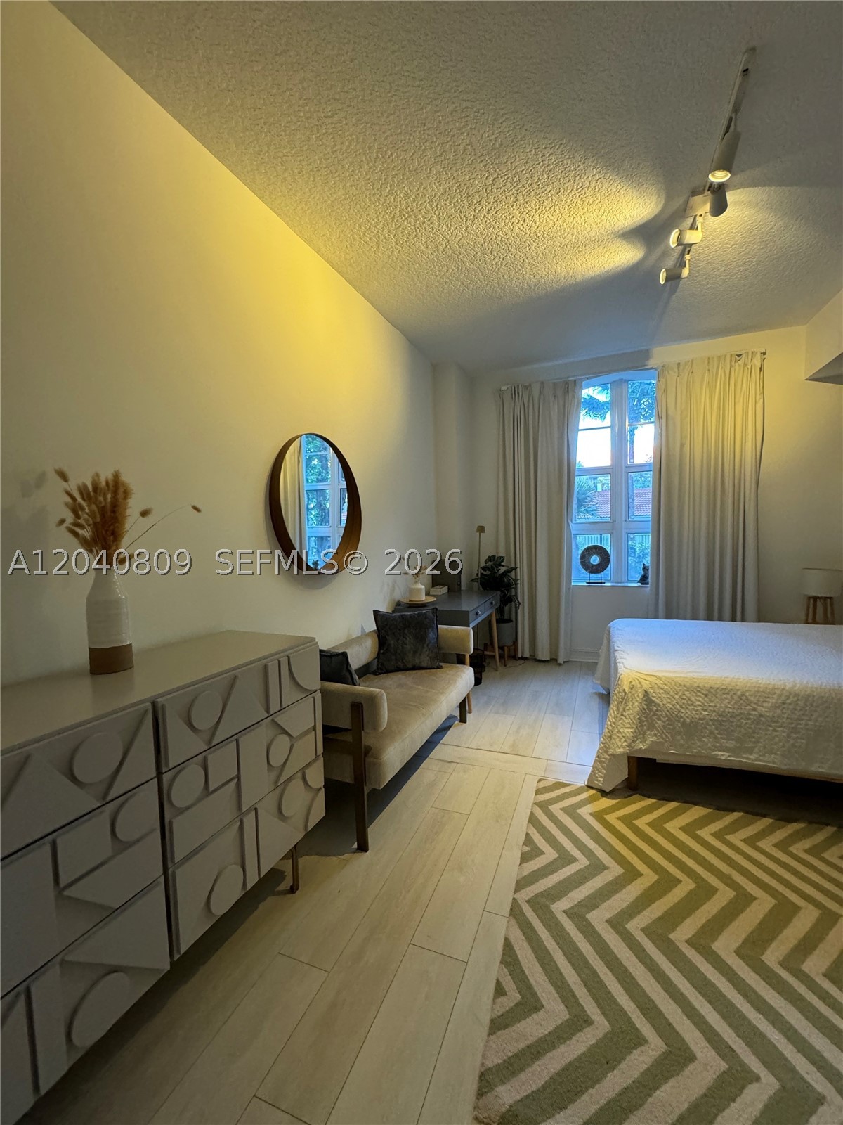 ALAQUA CONDO - Residential