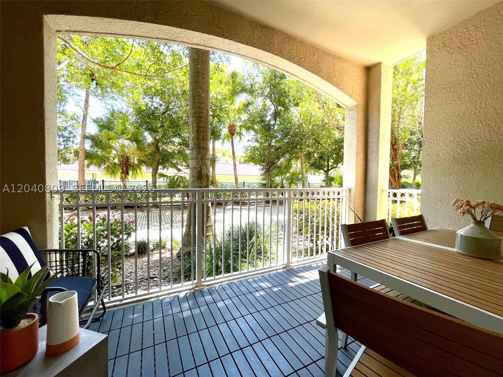 ALAQUA CONDO - Residential