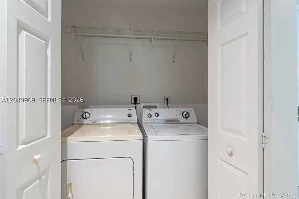 ALAQUA CONDO - Residential