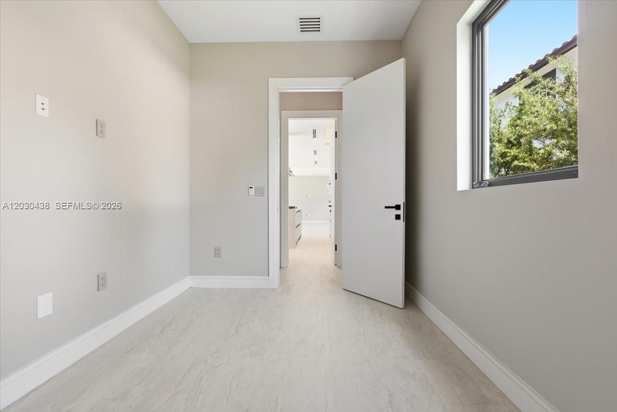 HOLLYWOOD LAKES SECTION 1 - Residential