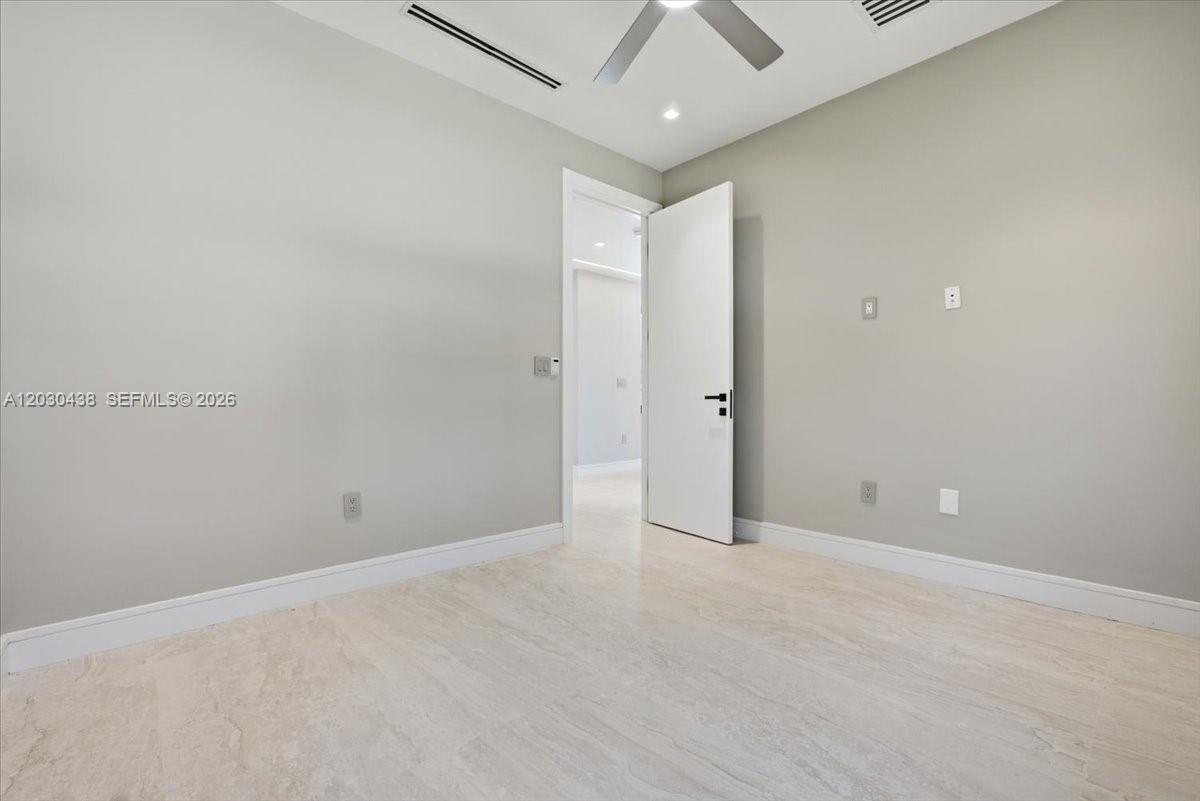 HOLLYWOOD LAKES SECTION 1 - Residential