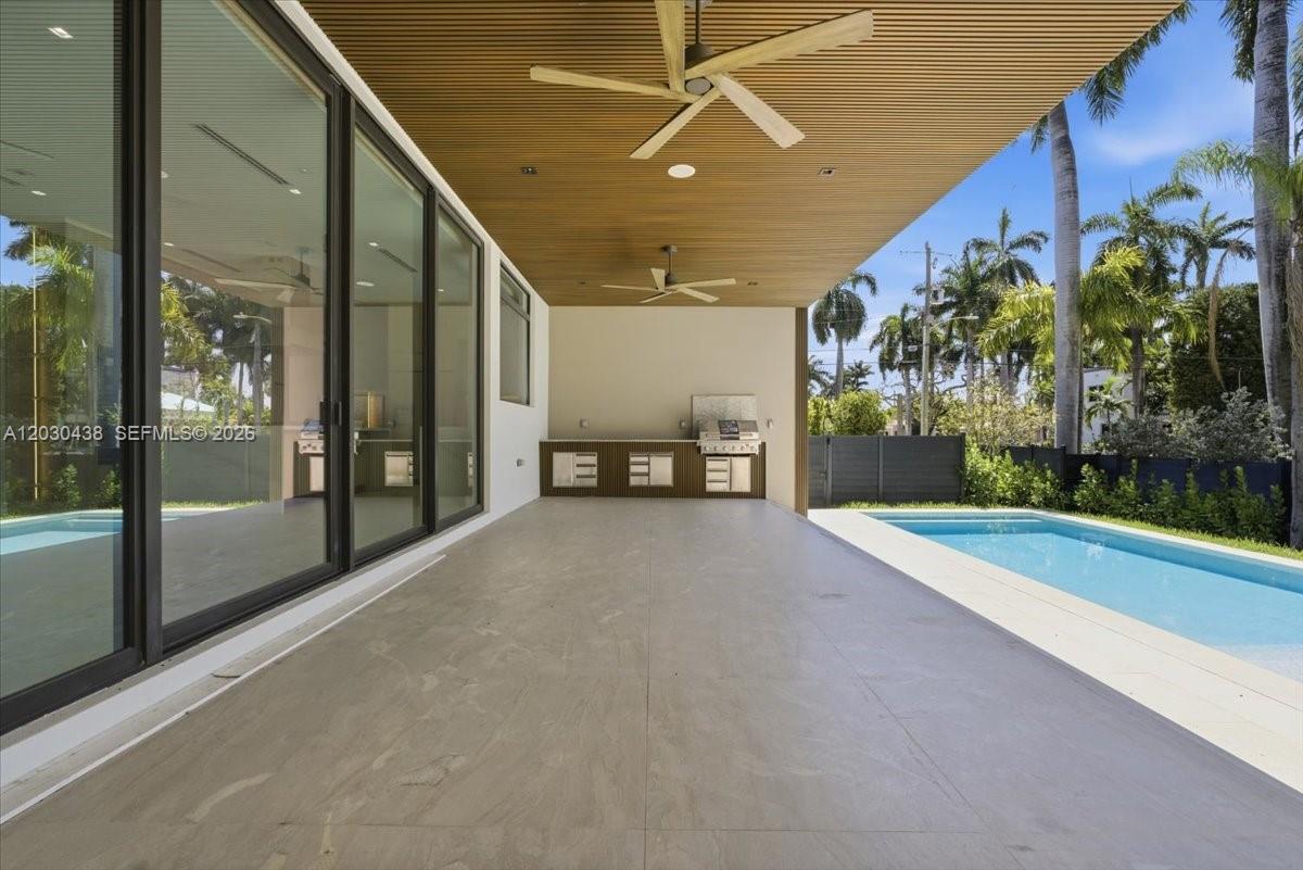 HOLLYWOOD LAKES SECTION 1 - Residential