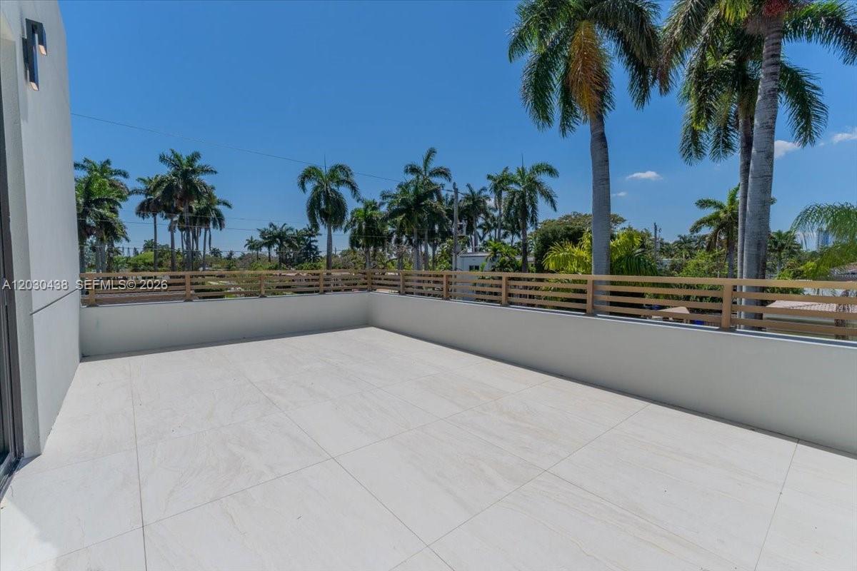 HOLLYWOOD LAKES SECTION 1 - Residential