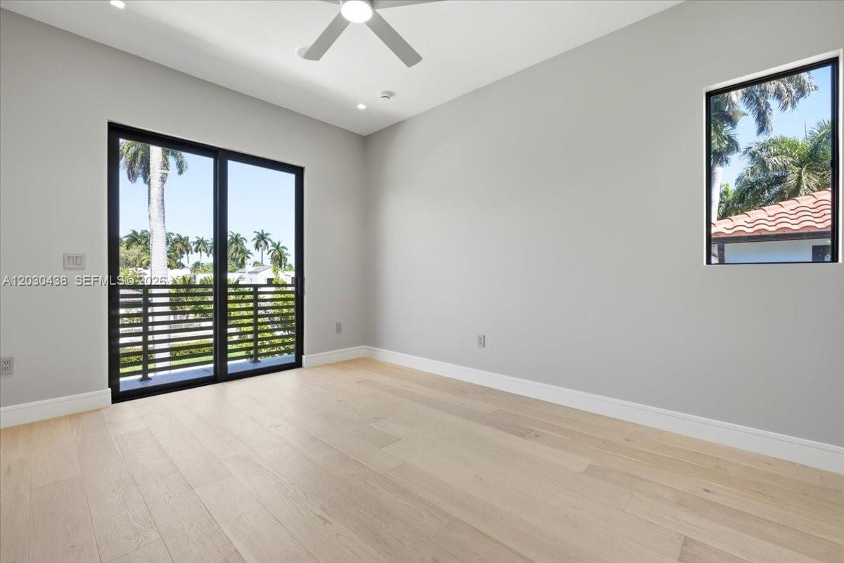 HOLLYWOOD LAKES SECTION 1 - Residential