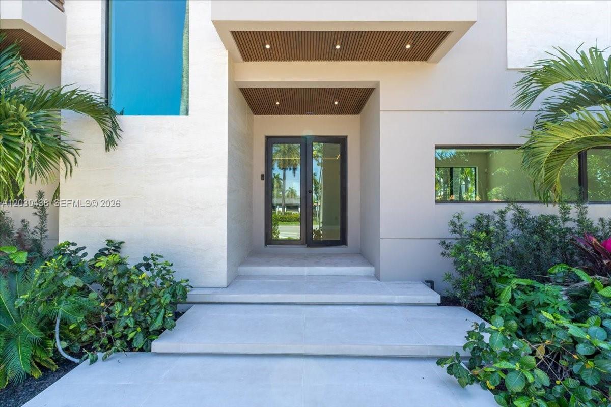 HOLLYWOOD LAKES SECTION 1 - Residential