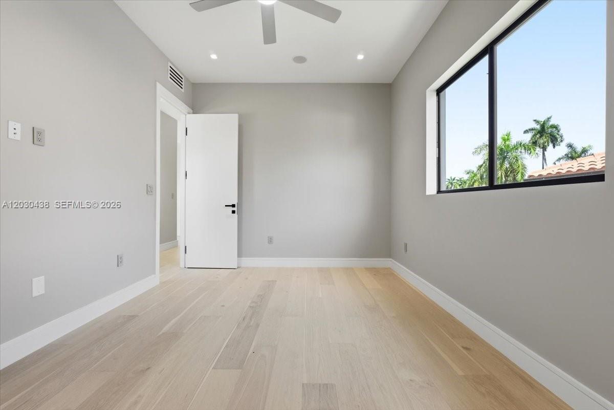 HOLLYWOOD LAKES SECTION 1 - Residential